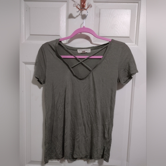 Urban Outfitters Tops - Urban Outfitters Olive Green Tee Small